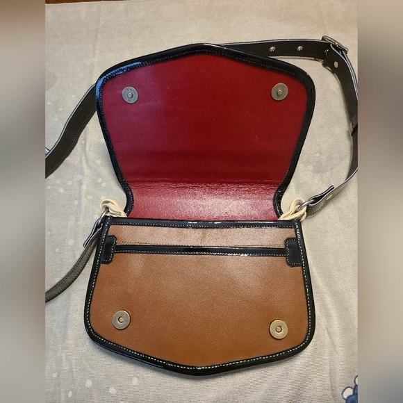 Earthyk Animal Hide Patent Leather Shoulder Bag - Picture 4 of 11